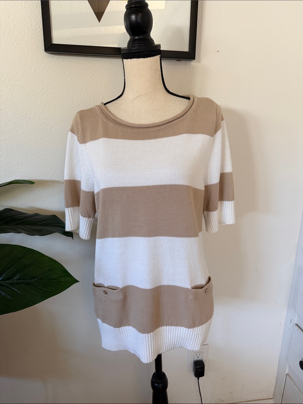 Striped Knit Short Sleeve Sweater - Cream & Tan with front pockets